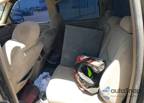 2004 Chevrolet Silverado 1500 Ls z USA, uszkodzony, nr VIN 2GCEC13T541335161